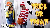 bangbros trick or treat smell evelin stone s feet. bruno gives her something good to eat.